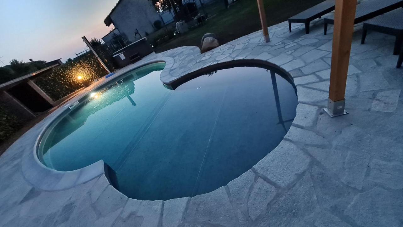 Bed and Breakfast La Tana Dei Corgi Moncrivello Екстер'єр фото