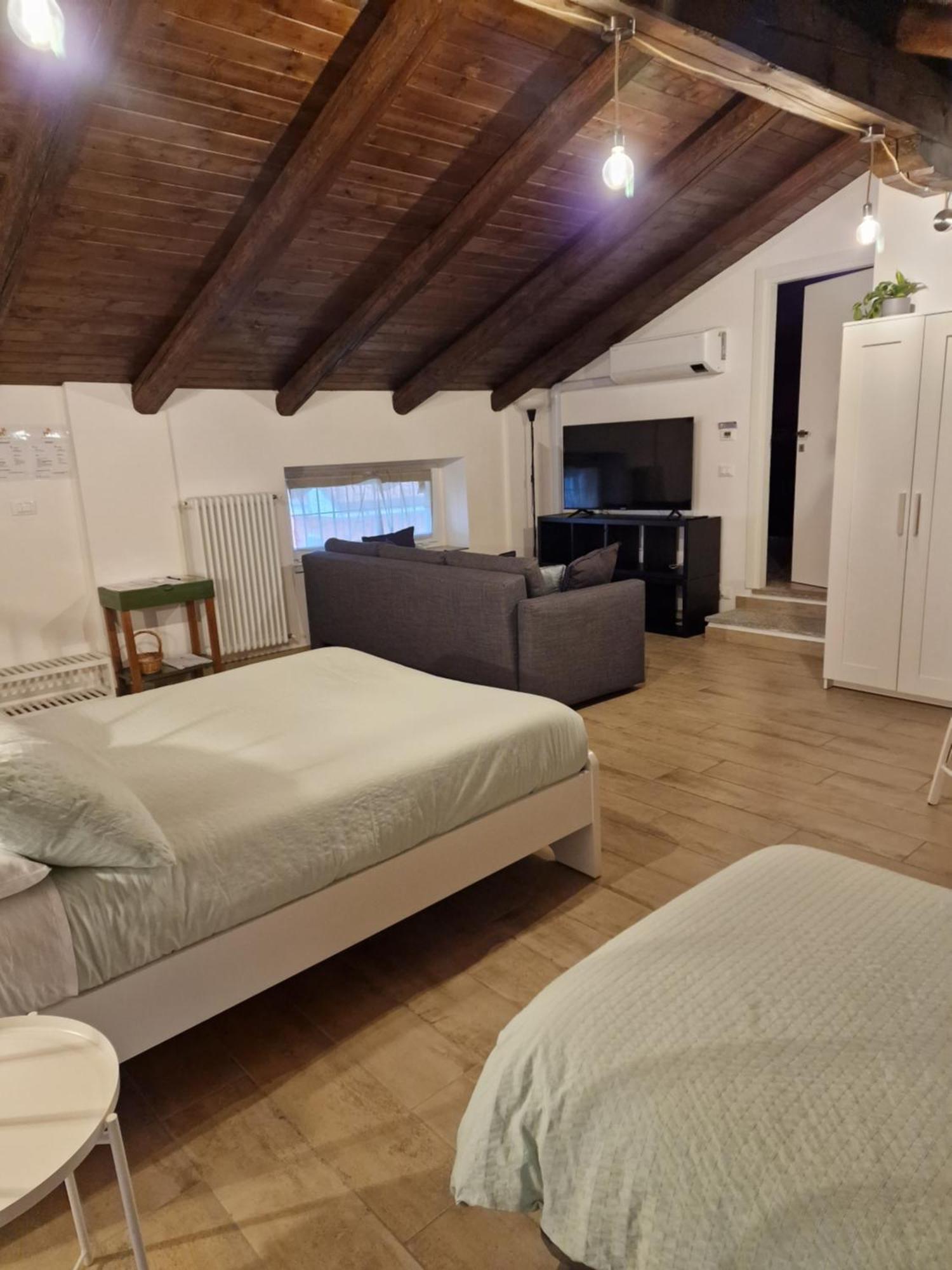 Bed and Breakfast La Tana Dei Corgi Moncrivello Номер фото